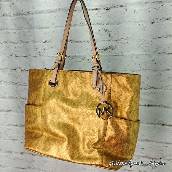 MICHAEL KORS JETSET TRAVEL SIGNATURE METALLIC TOTE - Picture 8 of 10